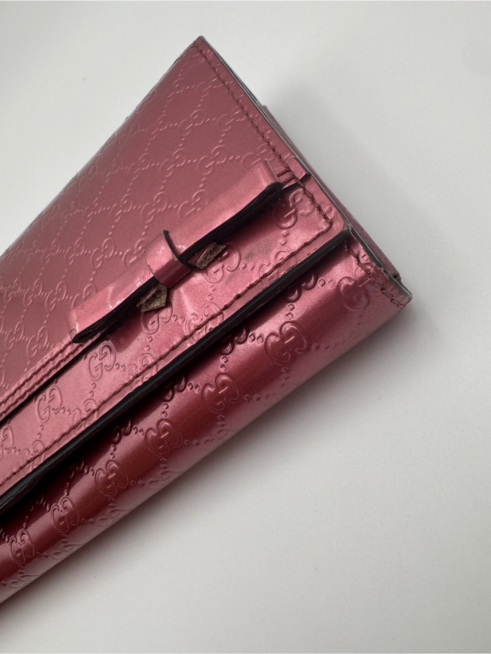 Authentic Gucci Pink Microguccissima Patent Leather Continental Bow Wallet - Picture 3 of 16